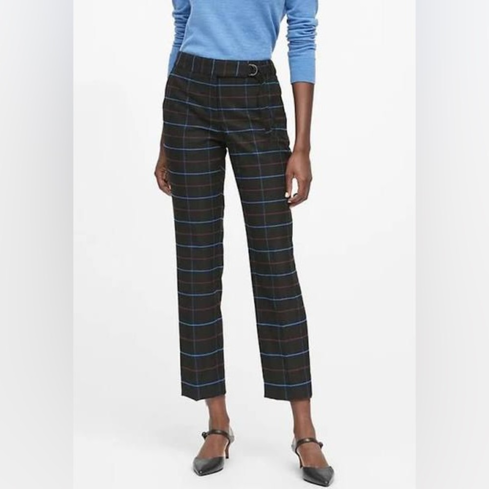 Banana Republic Avery Pant in Black Plaid Flannel (size 2)